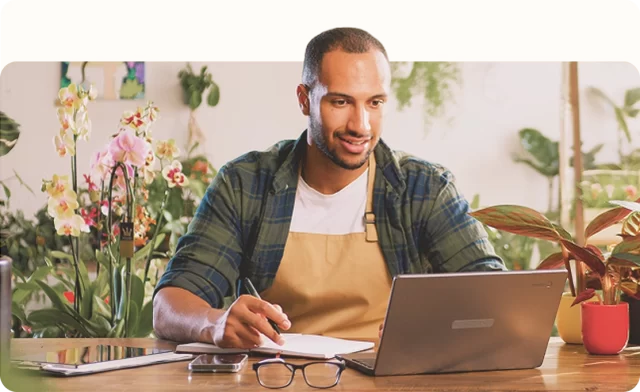 a man on the laptop